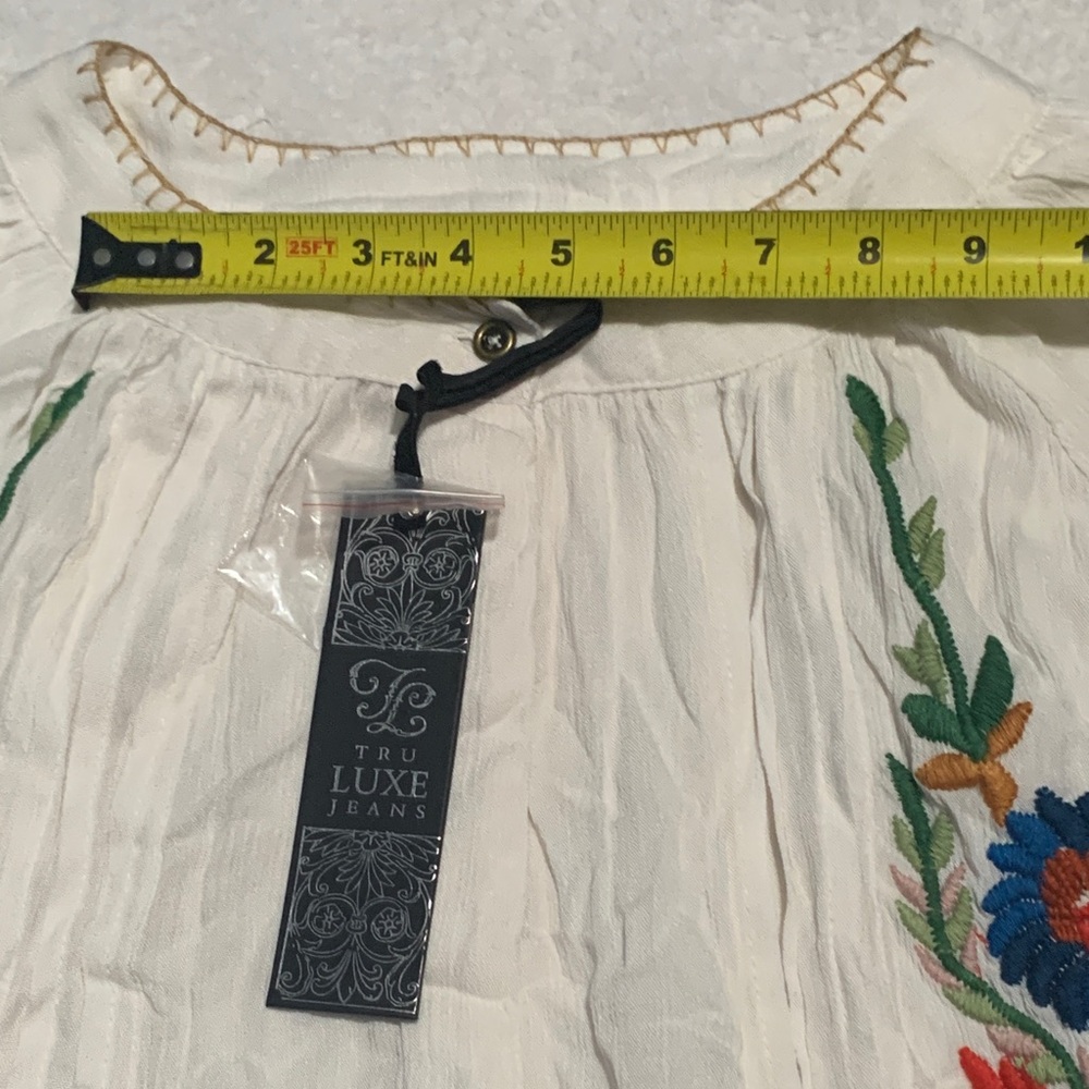Tru Luxe Jeans Cream Tunic with Colorful Embroidery - Picture 7 of 14
